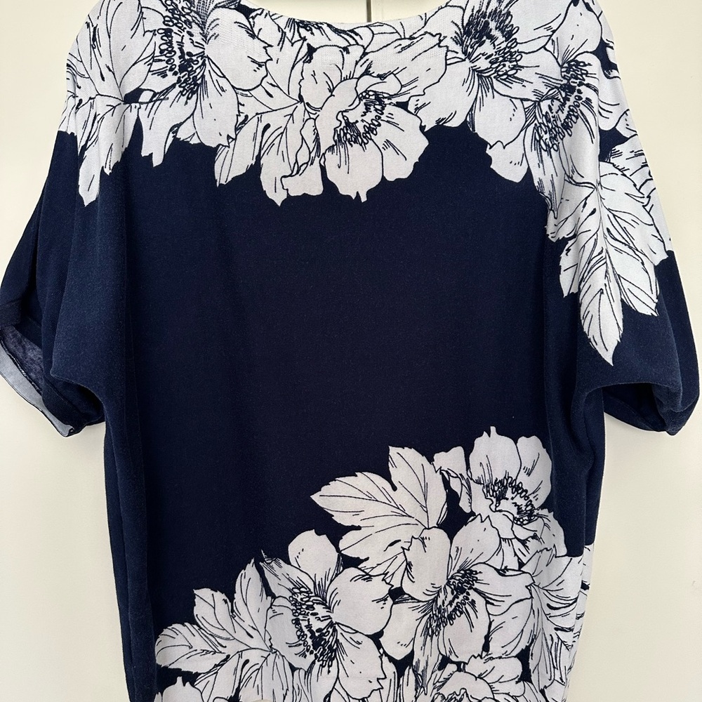 Talbots Dolman Sleeve Floral Navy and White Women's Top